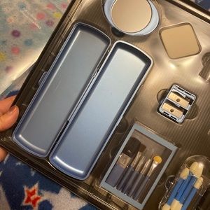 Make up kit,brushes ,Mirrow ,pad ,makeup case